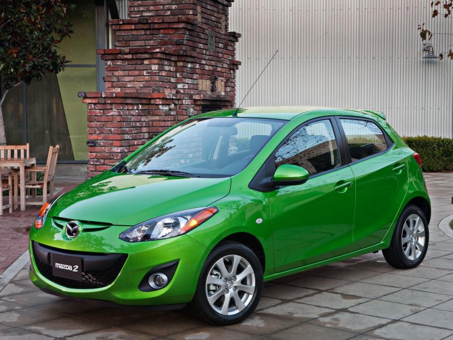  Mazda2 2010 года  (US) (фото 38 из 53)